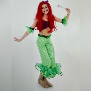 A WISH COME TRUE Size 6X/7 Small Child Green & Purple Sequinned Dance Co…